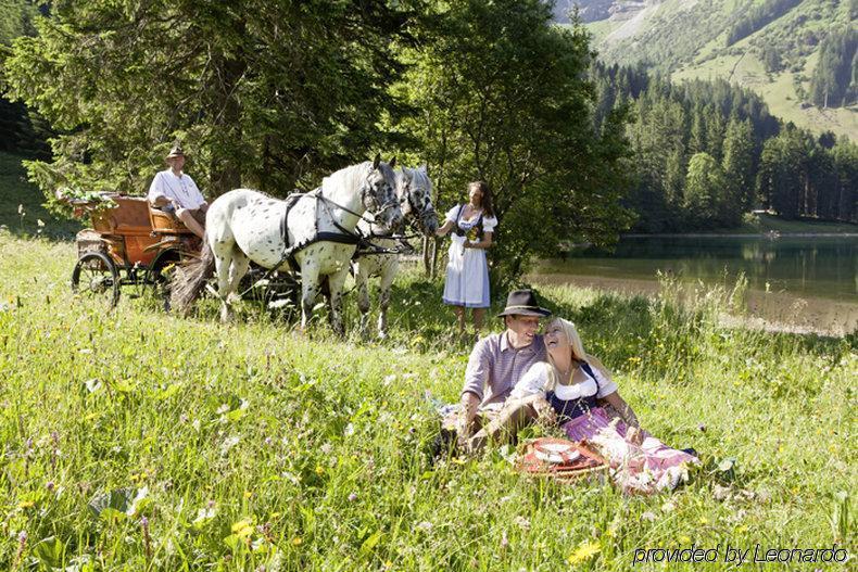 Hotel "Zum Ritter" ทันน์ไฮม์ ภายนอก รูปภาพ