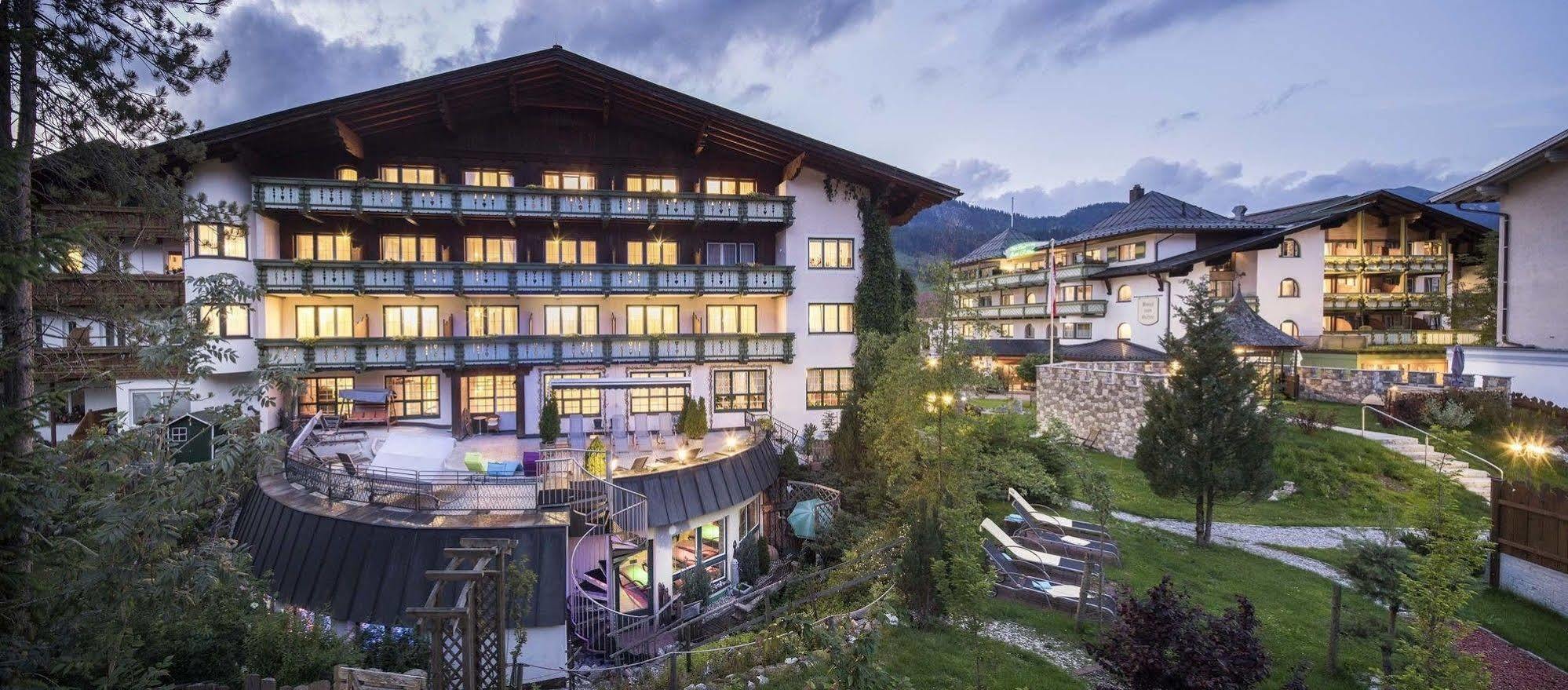 Hotel "Zum Ritter" ทันน์ไฮม์ ภายนอก รูปภาพ